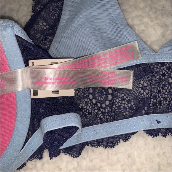 🔥SALE🔥VS PINK Date Lace Push Up Bra 34C - Picture 9 of 11